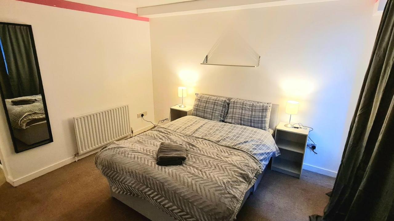 Lovely 3 Bedroom Apartment - Free Parking Edinburgh Exterior photo