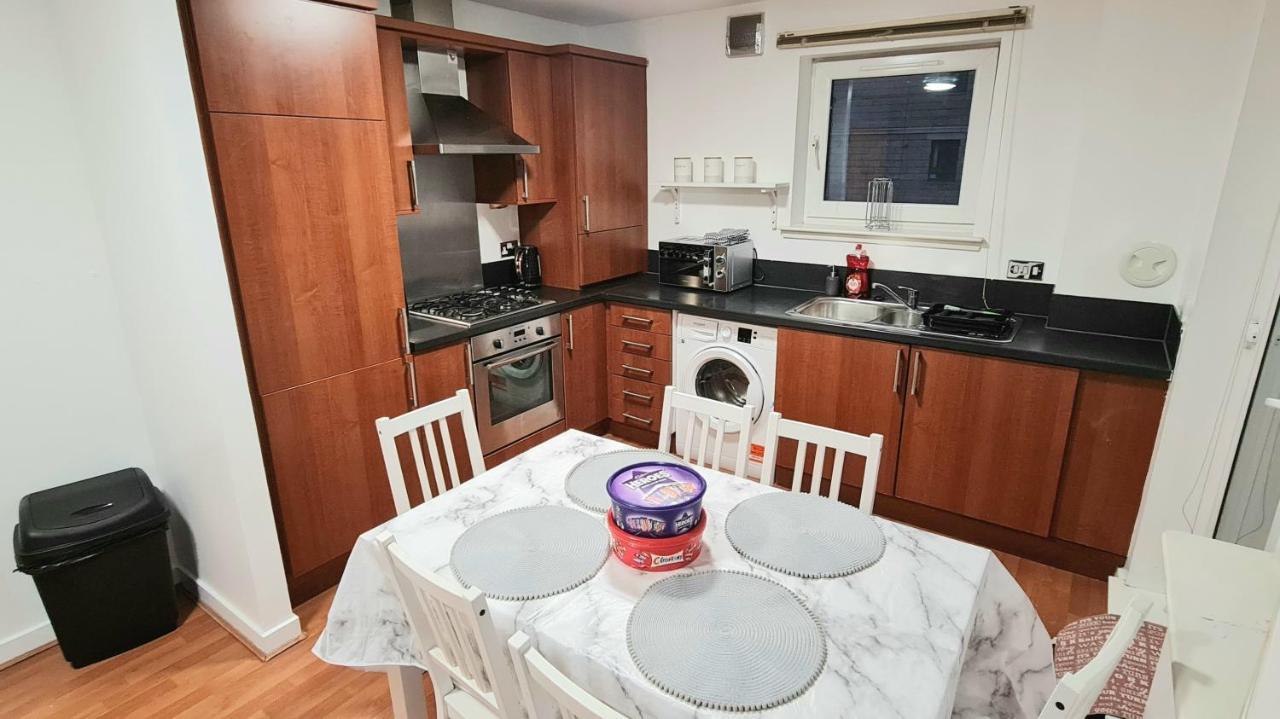 Lovely 3 Bedroom Apartment - Free Parking Edinburgh Exterior photo