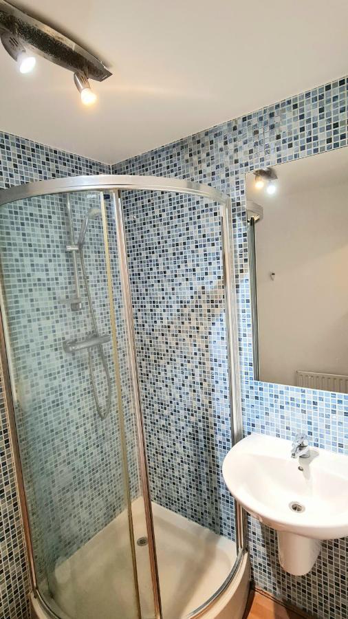 Lovely 3 Bedroom Apartment - Free Parking Edinburgh Exterior photo